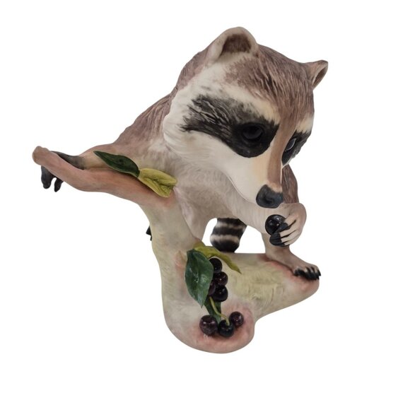 Cybis Raccoon Figurine 1965 Porcelain Wildlife Sculpture Vintage Art Signed - Picture 3 of 10